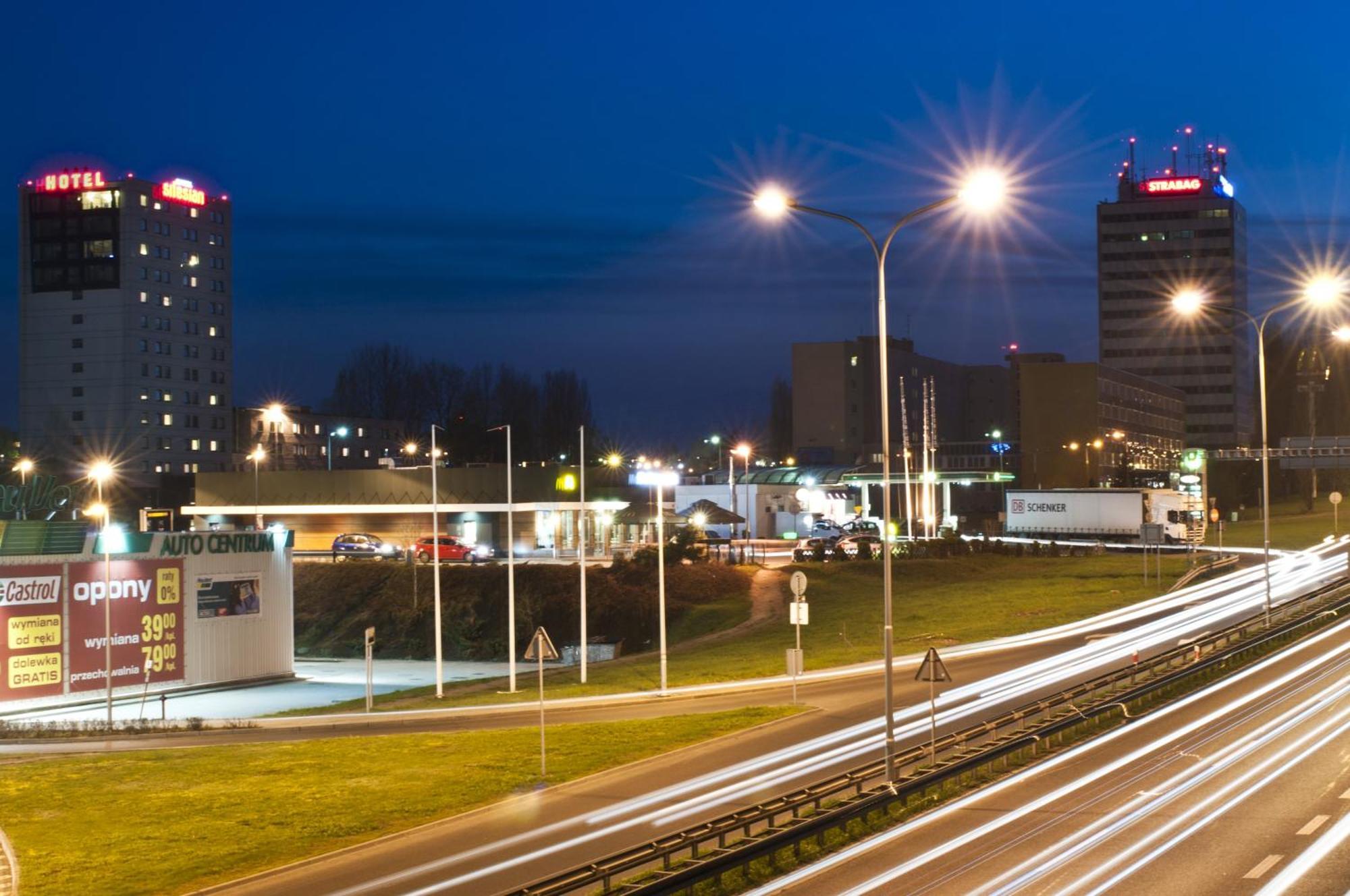 Economy Silesian Hotel Katowice Exterior photo